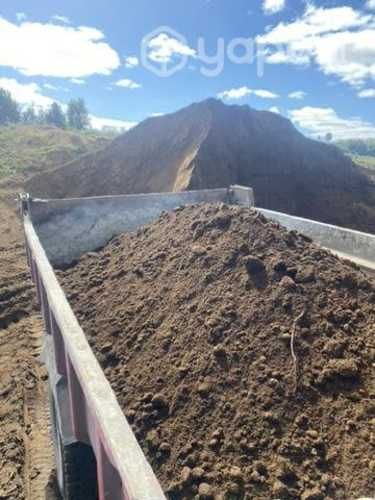 Tierra vegetal por camionada