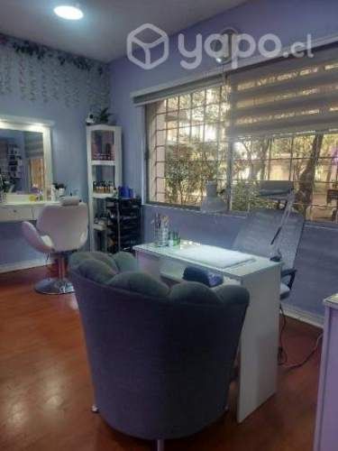 Espacio para manicurista, estilista o masajista