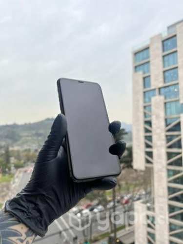 IPhone 11 Pro Max negro 64GB, seminuevo en caja