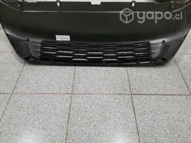 Rejilla parachoque RAM V700