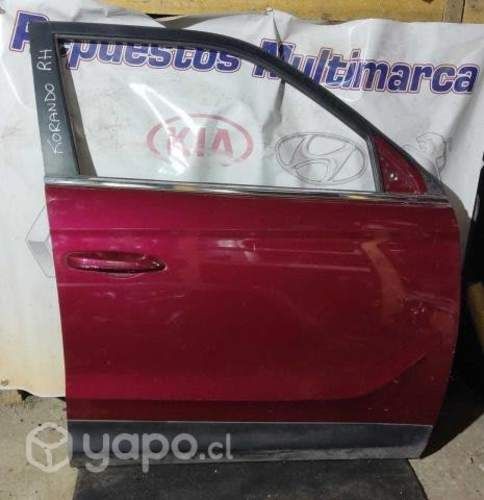 Puerta delantera derecha Ssangyong Korando roja
