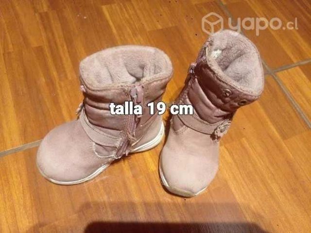 Botines y zapatillas