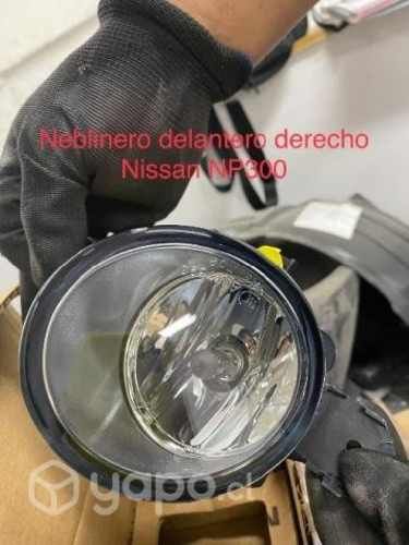 Neblinero delantero derecho Nissan NP300