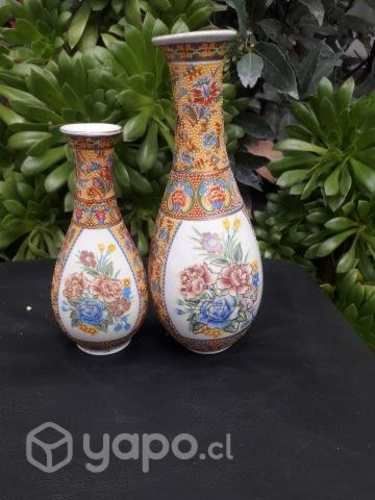 Par de jarrones sin sello