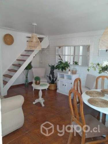 Casa 2 pisos ubicada sector Sindempart