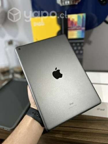 IPad 7ma generación WiFi 32GB + Teclado