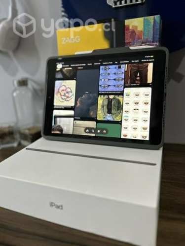 IPad 7ma generación WiFi 32GB + Teclado