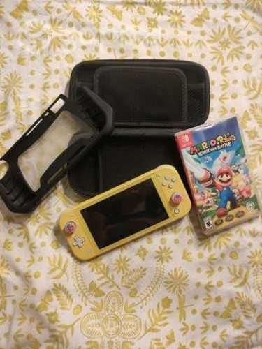 Nintendo Switch Lite con juego y accesorios