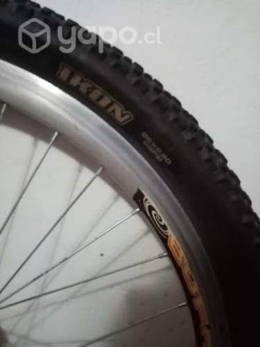 Neumatico semi nuevo aro 26