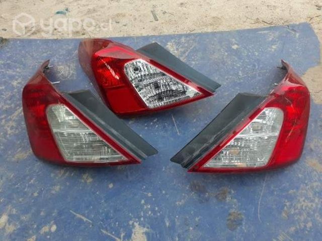 Nissan Versa Focos Trasero 2012-2018