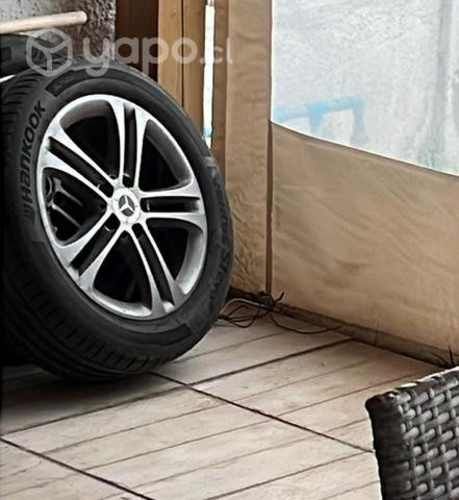 Juego de llantas y neumáticos