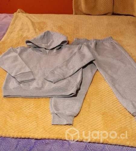 Buzo , conjunto talla 6- 8