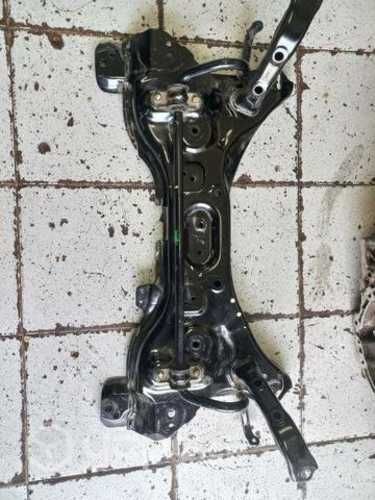 Cuna de motor Nissan versa 2018