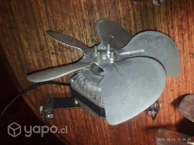 Extractor de aire y humo metal 21cm. Quincho con