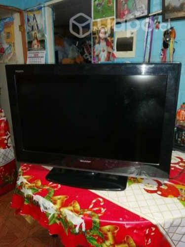 TV LCD 32" marca Sharp