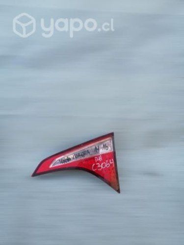 Foco maleta rh toyota corolla 2014-2016