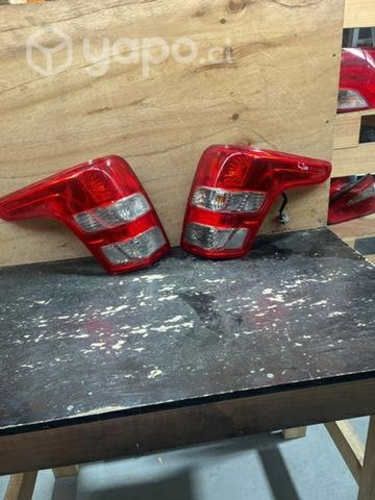 Foco trasero mitsubishi l200