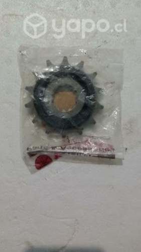 Piñón original Yamaha MT03