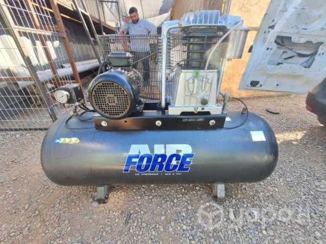 Compresor trifasico de 300 litros