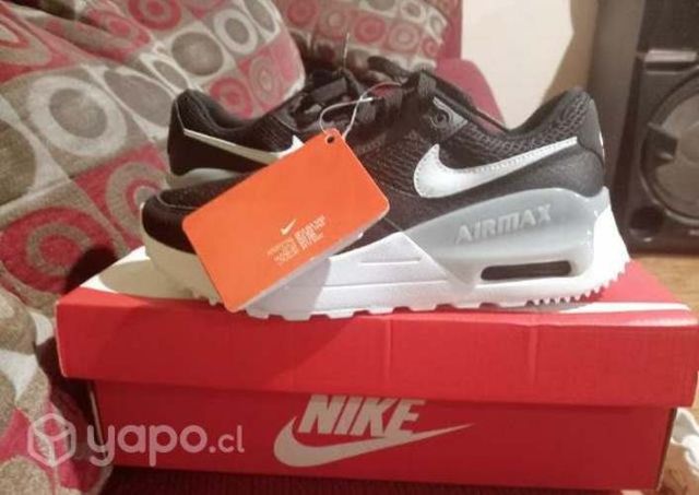 Zapatilla nike y ropa de marca