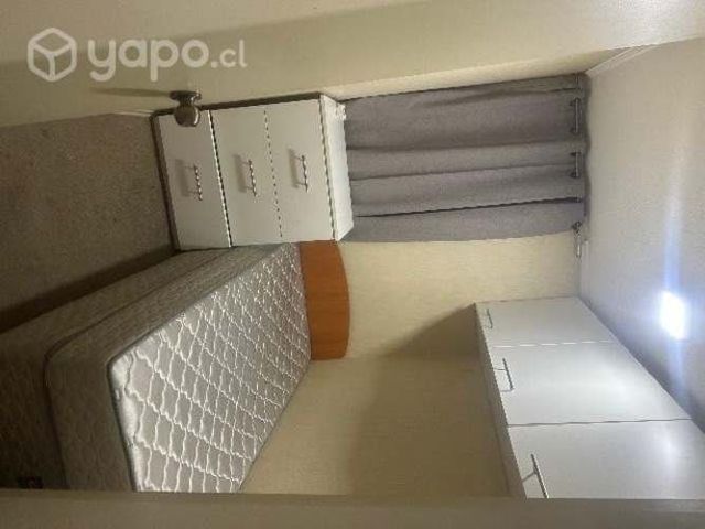 Se arrienda habitación a mujer sola