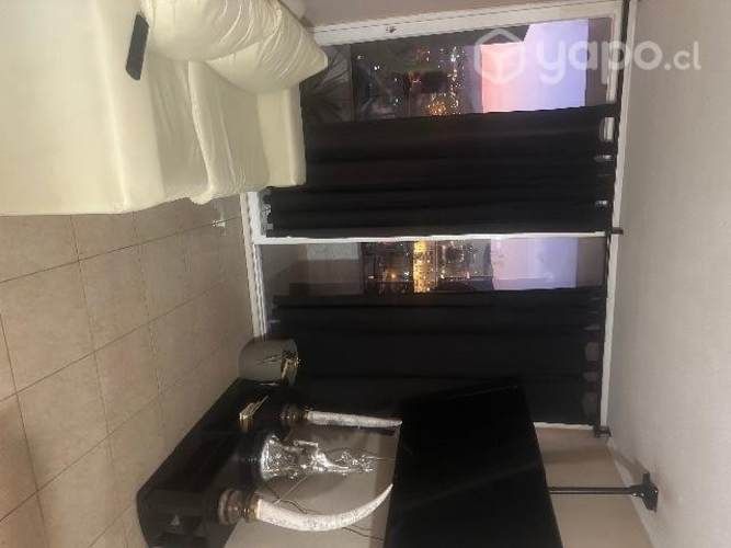 Se arrienda habitación a mujer sola