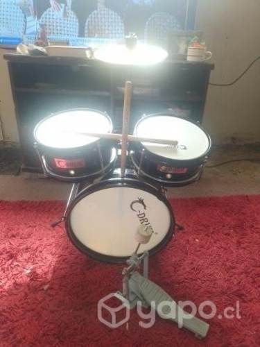 Exelente batería semi profesional. Para niños