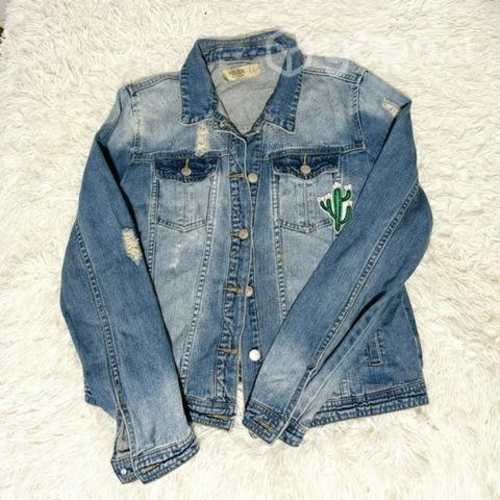 Chaqueta top de jeans y detalles como nueva