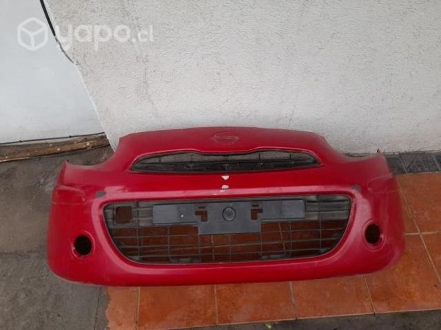 Parachoque nissan march