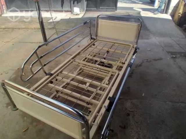 Cama clínica eléctrica y colchón antirscaras infla