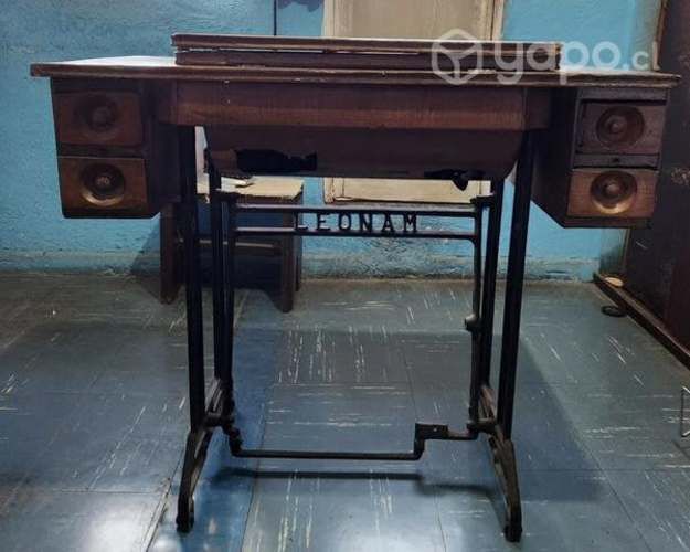 Máquina de coser antigua