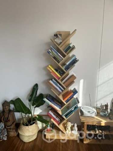 Mueble de madera para libros