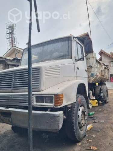 Camion tolva mercedes