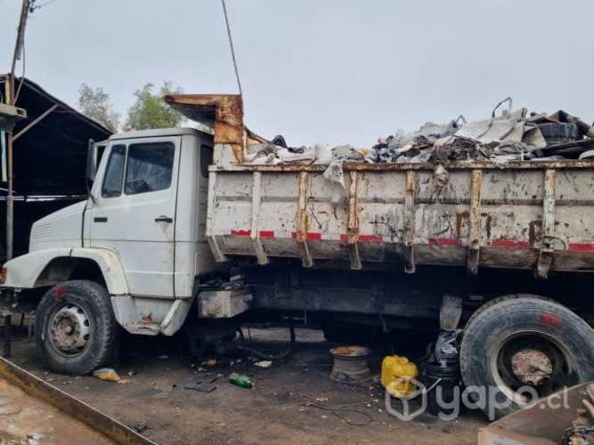 Camion tolva mercedes