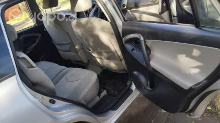 Vendo suv toyota rav4 año 2010
