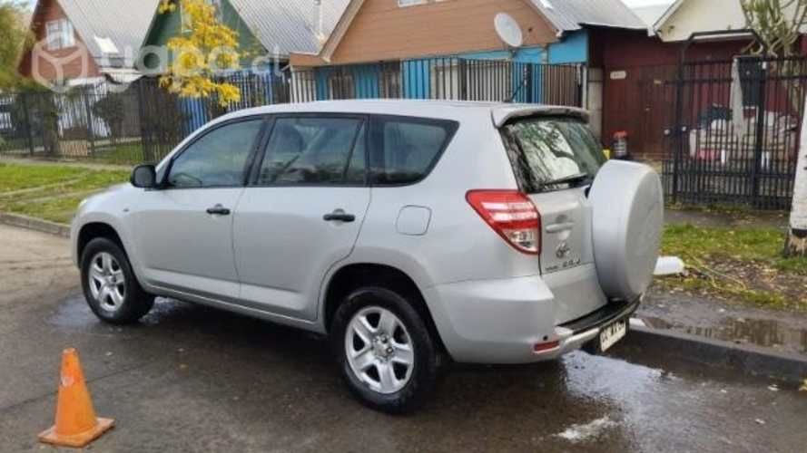 Vendo suv toyota rav4 año 2010