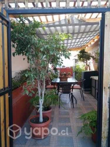 Vende por viaje CS 4D,2B,amoblada, Limache