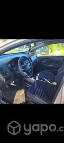 Se vende kia rio 4 2014