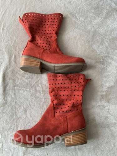 Botas de cuero rojo 37 nuevas sin uso