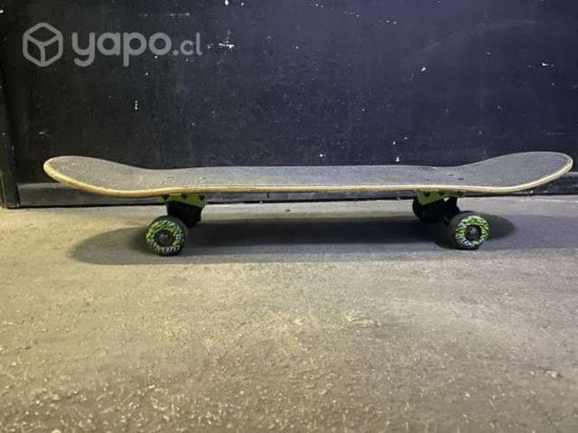 Skateboard muy poco uso