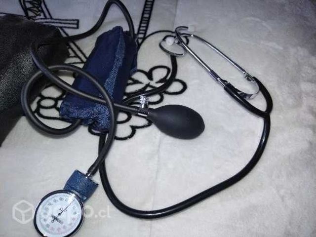 Tensimetro y estetoscopio
