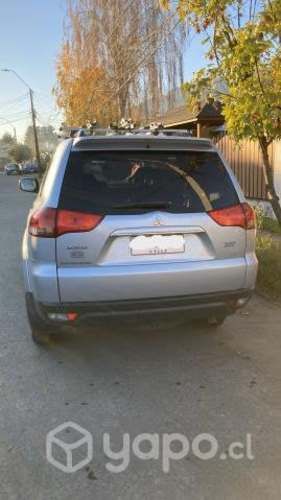 Mitsubishi montero sport 2014