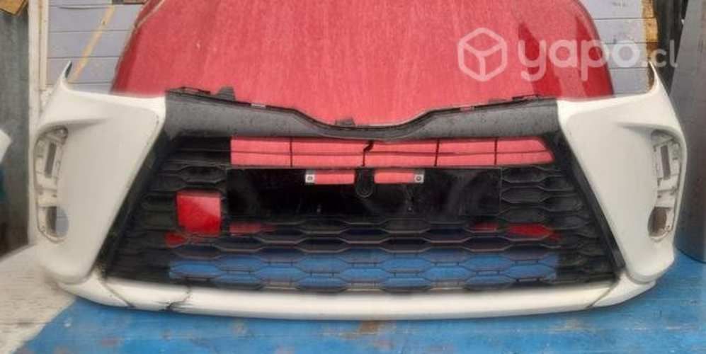 Paragolpe yaris 2022 impecable