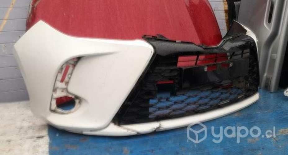 Paragolpe yaris 2022 impecable