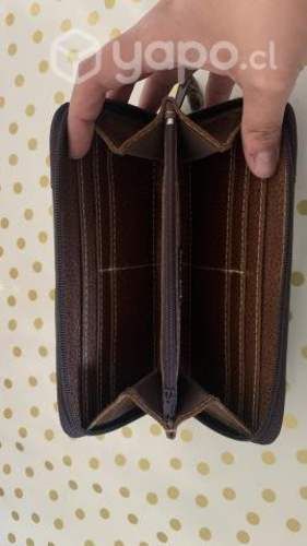 Hermosa billetera de cuero
