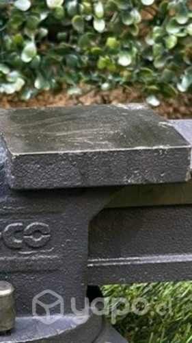 Tornillo de banco marca ingco 4 pulgadas