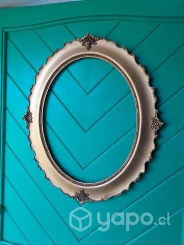 Marco ovalado antiguo