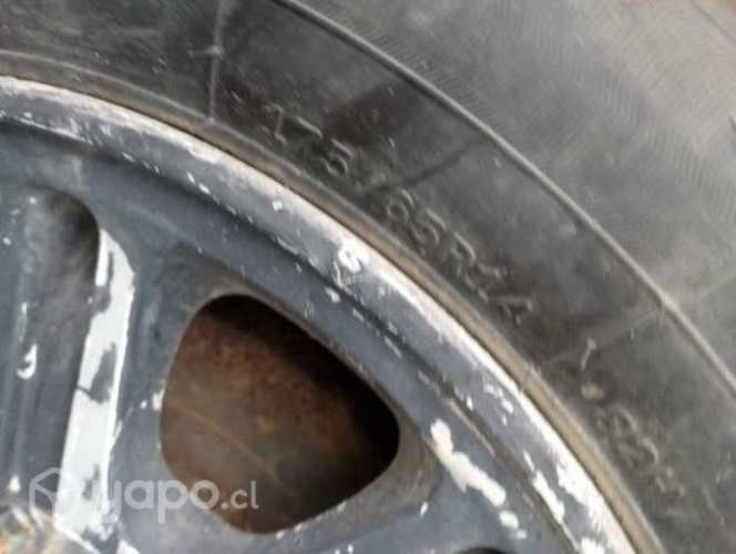 Neumáticos + llantas y radio