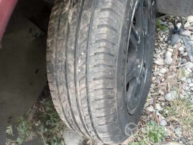 Neumáticos + llantas y radio