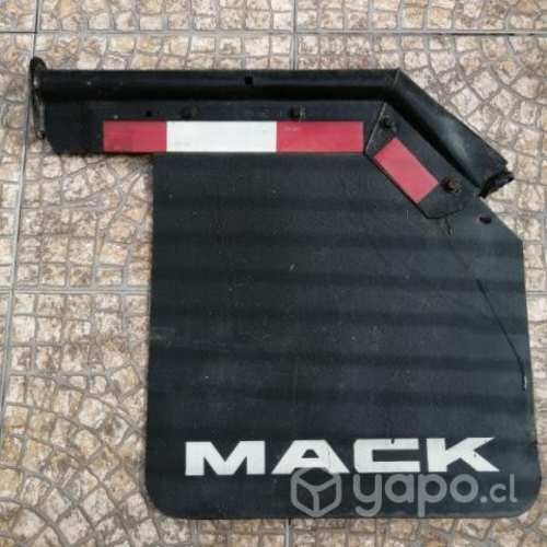 Guarda fango trasero camión mack